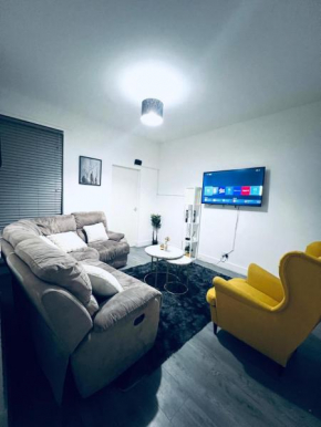 SwankyHome4Groups NearM6